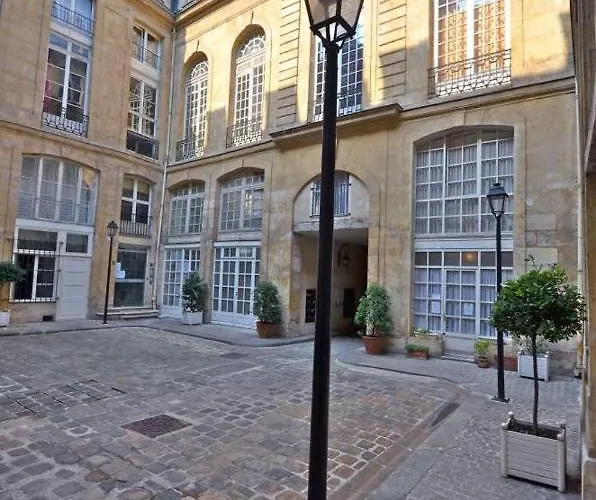 Bourbons Apartment Paris